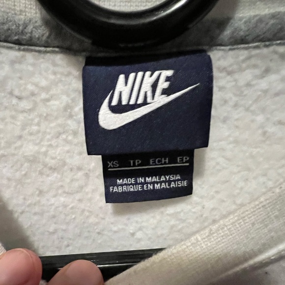 Nike sweater - Picture 3 of 3